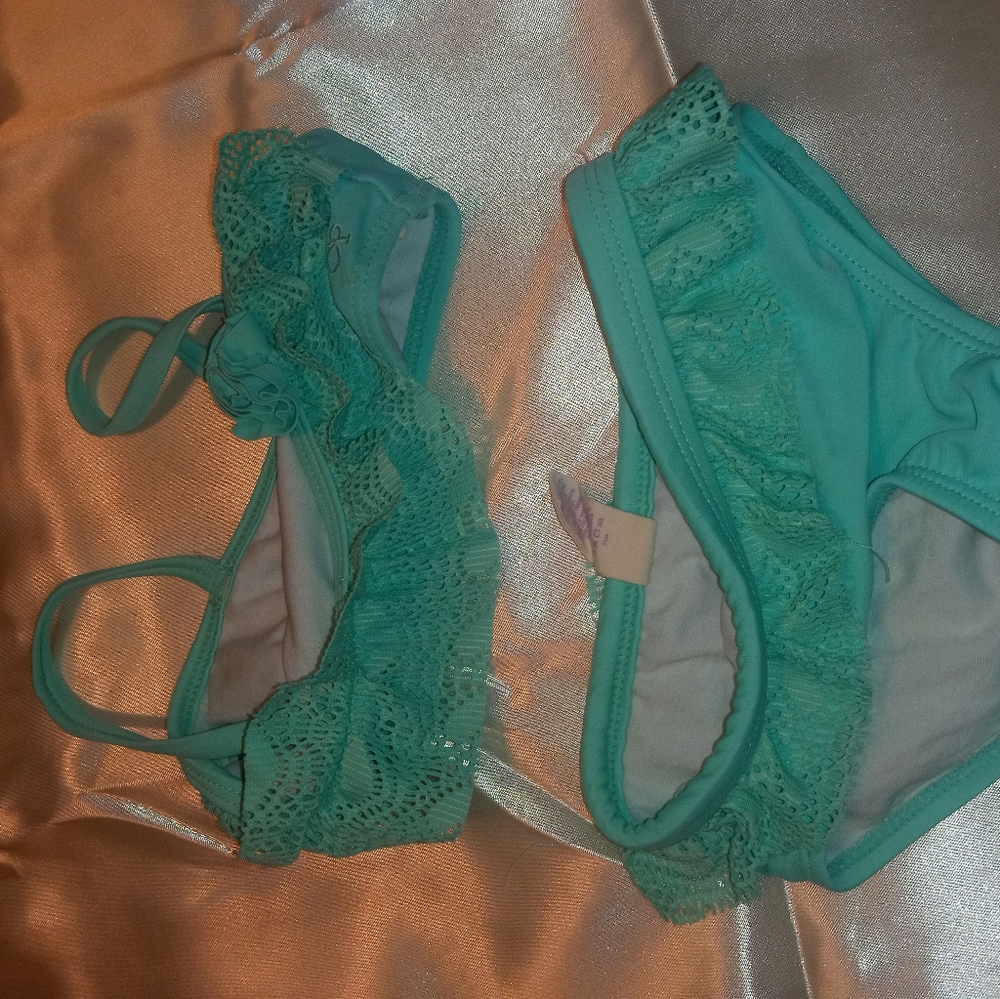 Girls swimsuit 🩲